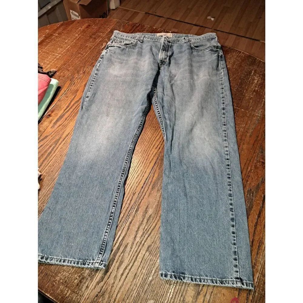 42x32 Wrangler Relaxed Boot Cut Cotton Denim Blue Jeans with Pockets Belt Loops